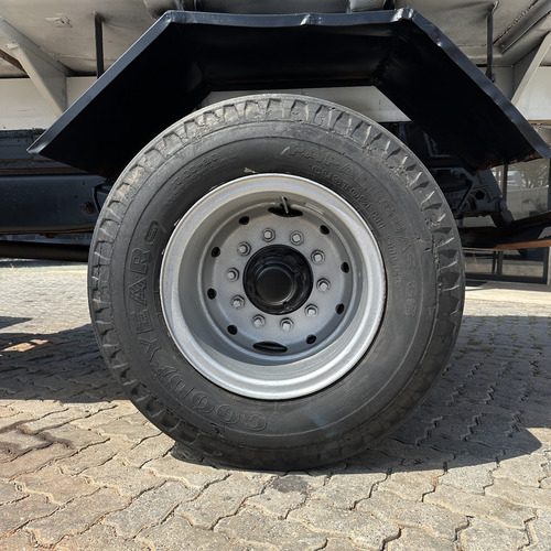 Ford 700 Caçamba Basculante 4x2