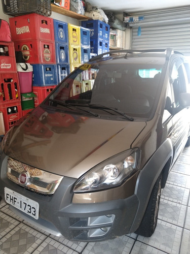 Imagem 1 de 11 de Fiat Idea 2014 1.8 16v Adventure Flex 5p