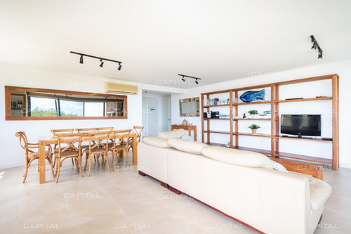 Apartamento Esquinero En Alquiler Temporario De Tres Suites Con Parrillero Propio-ref:29236