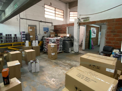 Imagen 3 de 23 de Depósito Con Entrada Independiente, Espacio Guardacoche, Entrepiso Y Oficinas