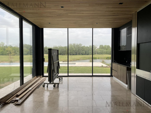 Casa Sobre La Laguna En Pilará La Calesa | Mallmann Propiedades