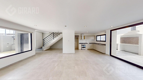 Triplex De 4 Ambientes A Estrenar En Villa Primera, Parrilla Y Patio