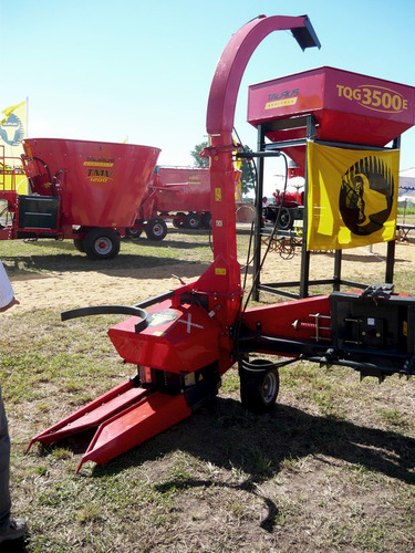 Imagen 2 de 8 de Corta Picadora Sorgo Maiz Picadora Forraje Un Surco Taurus