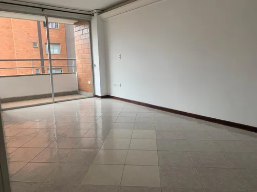 Vendo Apartamento Ubicado En La Parte Baja De La Loma De Los Bernal, Suoer Bien Ubicado