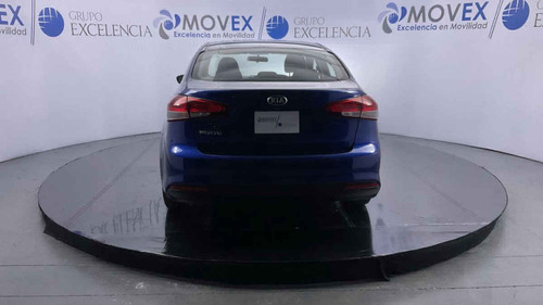 Imagen 4 de 15 de Kia Forte Sedan 2018 4p Lx, Tm6, Bl, F. Niebla, R-16