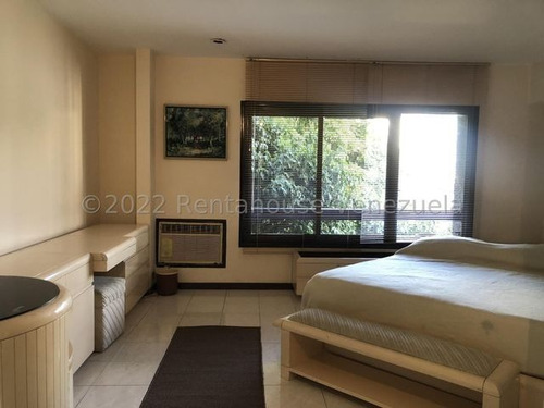 Imagen 20 de 25 de Omar Espinoza Ofrece En Venta Amplio Y Lujoso Apartamento En Santa Eduvigis