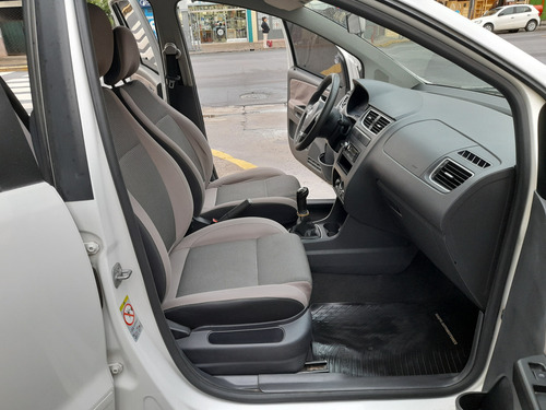 Volkswagen Suran 1.6 Trendline 11b