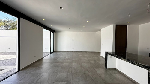 Casa En Venta En Privada Tamora, Conkal.