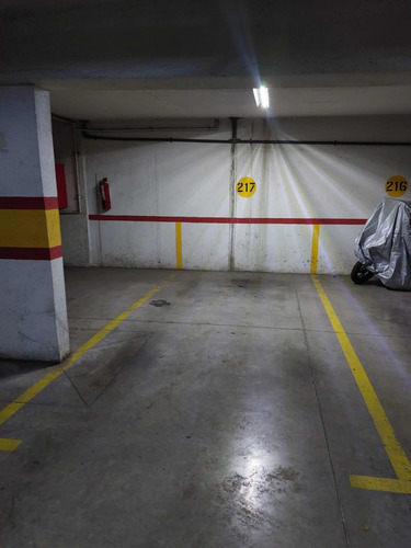 Comodo Y Amplio Dpto. 2 D + 2 B + Estac Metro A Pasos !!!