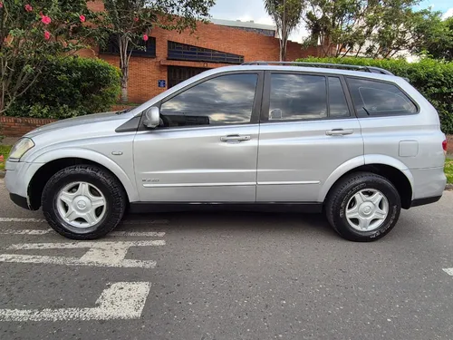 Ssangyong Kyron 2.3 Gasolina 7 Pasajeros
