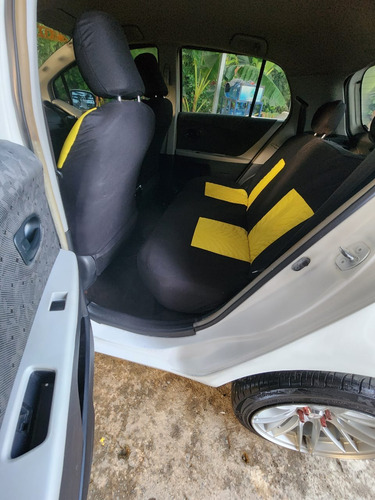 Toyota Vitz 2011 V4