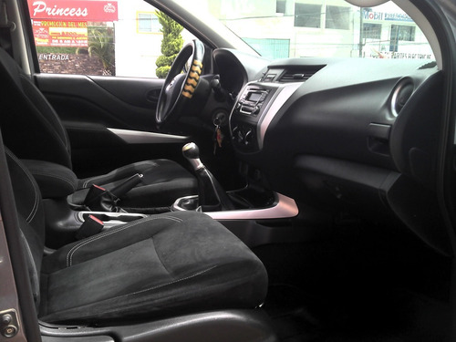 Imagen 8 de 14 de Nissan Frontier Xe 2016 Dob/cab Tela 2.5 Eng $ 69,600