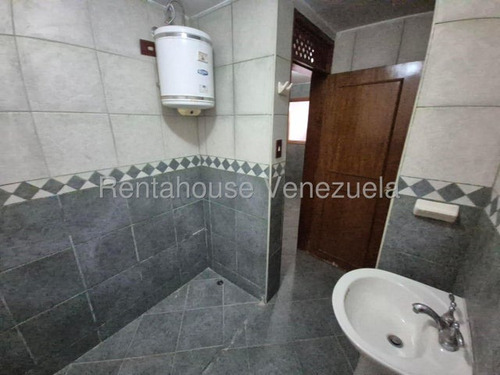 Daniela Linarez Vende Casas Bella En Urbanismo Privado De Cabudare Con Bellas Areas Comunes Con Tanque Subterraneo Acabados Impecables En Optimas Condiciones Visitala!