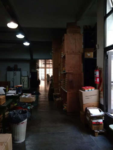 Retasado Gran Local En San Telmo 2000 M2 900 M2 De Terraza. Eeuu Y Defensa.