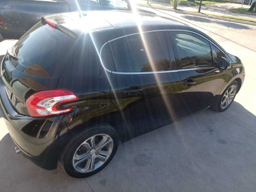 Imagen 12 de 16 de Peugeot 208 2015 1.6 Feline