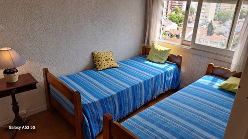 Venta. Departamento 3 Ambientes. 60 M². Edificio Frente Al Mar. Miramar