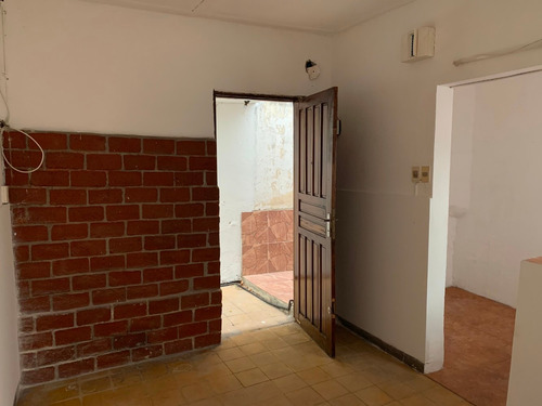 Apartamento Alquiler 2 Dormitorios Con Patio Sin G.c Ideal