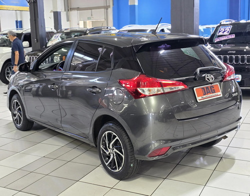 Toyota Yaris 1.3 16V FLEX XL LIVE MULTIDRIVE