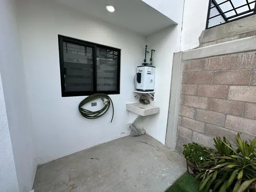 Renta Amueblada En Capittala Residencial A Unos Minutos De Las Plazas.