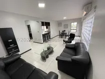 Comprar Gisselle Lobo Vende Espectacular Apartamento Moderno En Exclusiva Zona De Barquisimeto Posee Planta Electrica Posee 125m2 3 Habitaciones 3 Baños Finos Acabados 2 5 4 2 6 2                             