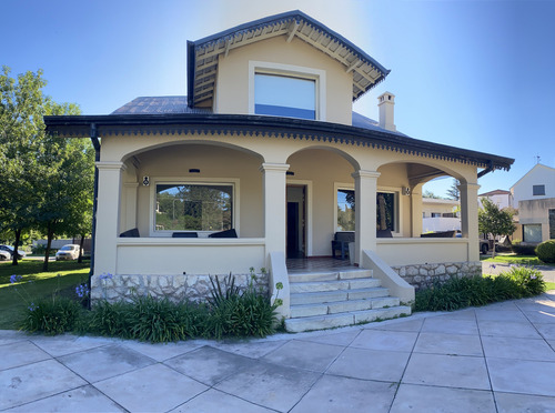 Casa En Venta 3 Dorm Única Central- Complejo Villa Pehuen - Seg 24 Hs Excelente Ubicación En Villa Allende