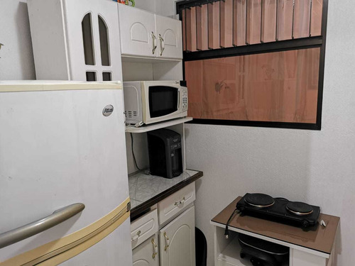 Imagen 2 de 6 de Mini Apartamento Amueblado En Tibás. Sin Parqueo.
