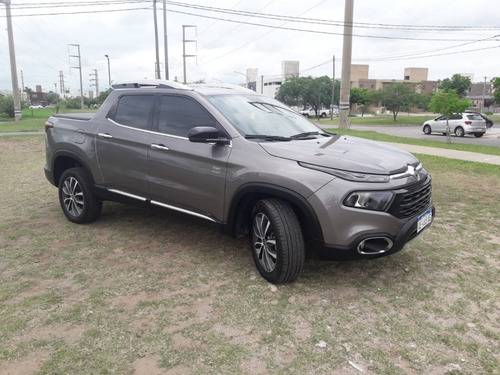 Imagen 6 de 19 de Fiat Toro Volcano 4x4