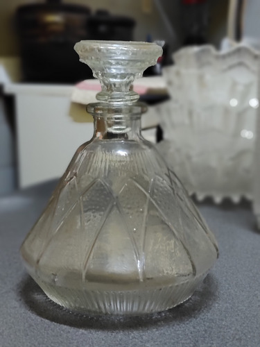 Licorera Antigua Detalles Finos Vidrio Blanco (Usado)