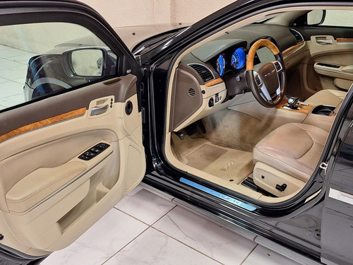 Chrysler 300C 3.6 V6 4p