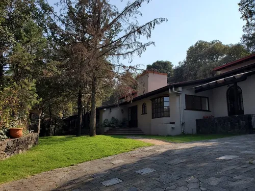 Casa Venta, Con Departamento O Estudio Independiente. 10 Estacionamientos.