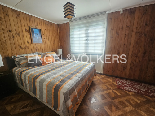 Casa Con Excelente Ubicación En Santo Domingo, Cerca De Todo