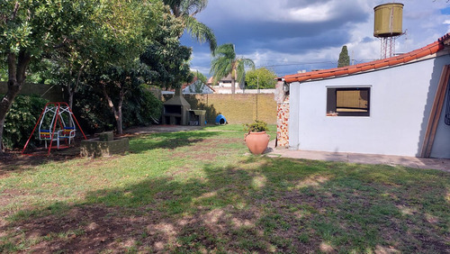 Casa - Venta - Lote Propio - Fondo Libre - Parrilla - Garage Para 2 Autos - Ciudad Evita 