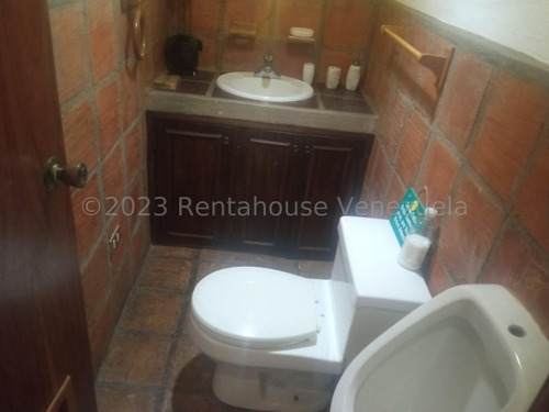 Hermosa Casa, Bien Distribuida Mls #25-14775 Ng