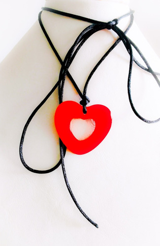 Collar Chocker Con Corazon De Color Rojo. Para Atar