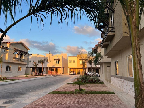 Casa En Venta Residencial Catania Cancún $2,500,000 Sin Mueb