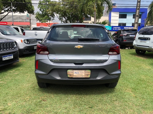 Imagem 4 de 10 de Chevrolet Onix Hatch Prem. 1.0 12v Tb Flex 5p Aut.