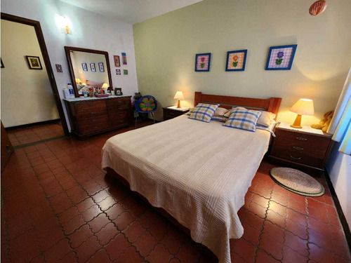Se Vende Apartamento 254 M2 4h/3b Parque Carabobo