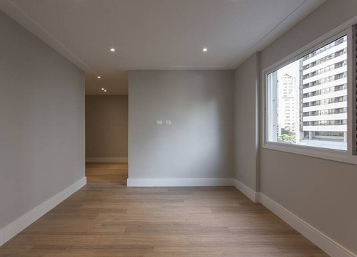 Imagem 2 de 15 de Apartamento Reformado E Moderno À Venda No Jardim Paulista - Ap31145