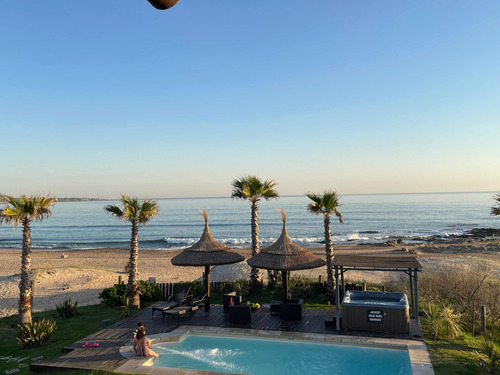 Alquilo Piriapolis Linods Aptos De 1 Y 2 Dormitorios Sobre La Arena Rodeado De Palmeras Pisicna Cerrada 38 Grados,piscina Exterior Sala De Juegos Un Lugar Unico En Piriapolis Sobre La Playa