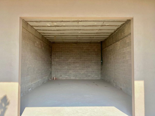 Rental De Locales Comerciales Plaza Paseo Zakia Queretaro