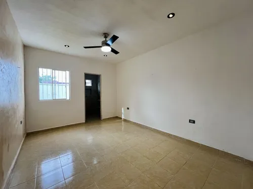 Casa En Venta En Ciudad Caucel Remodelada Con 2 Habitaciones Y 2 Baños