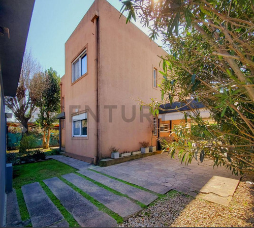 Venta De Casa 3 Dormitorios, Escritorio, Pileta , Parrilla Barrio Don Carlos