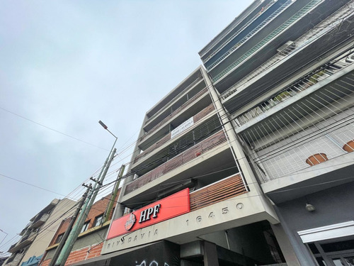 Venta Dpto. 2 Amb. En Haedo C/ Cochera