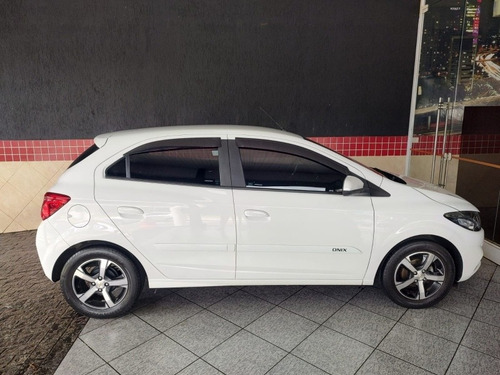 Imagem 4 de 14 de Onix 1.4 Ltz Flex Automático 2018