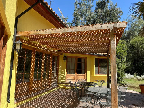 Hermosa Casa En Excelente Ubicacion Pirque