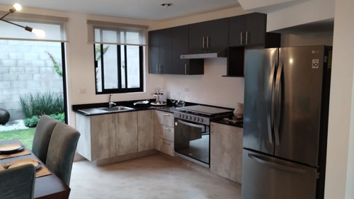 Casa En Venta En Sonterra, 2 Recamaras, 2.5 Baños, Alberca, Equipada, De Lujo!