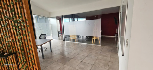 Financiado - Local / Oficina Segundo Piso Verdi 57/ 95 M²