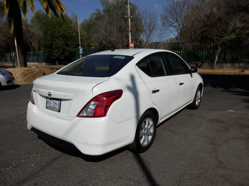 Imagen 4 de 15 de Nissan Versa 2019