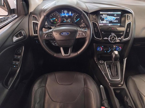 Ford Focus Titanium 2.0 16v