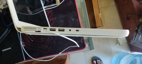 Macbook White Mid 2010 (Usado)